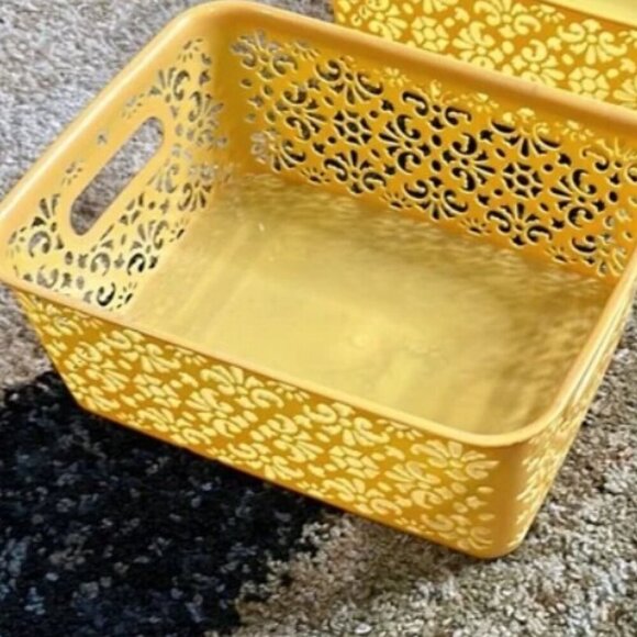 1 Yellow Decorative Storage Basket Plastic Storage Basket Floral Design - Picture 3 of 4